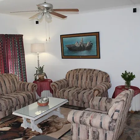 Van Biljon Cottage No Loadshedding Oudtshoorn Exterior photo